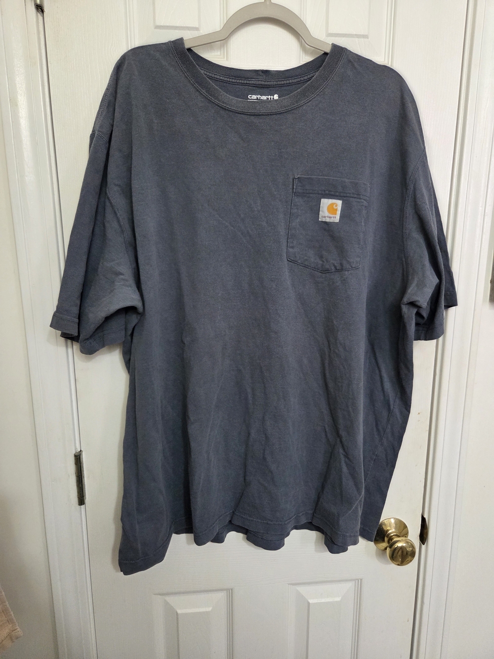 Carhartt Men’s Short-Sleeve Pocket Tee in Charcoal Gray